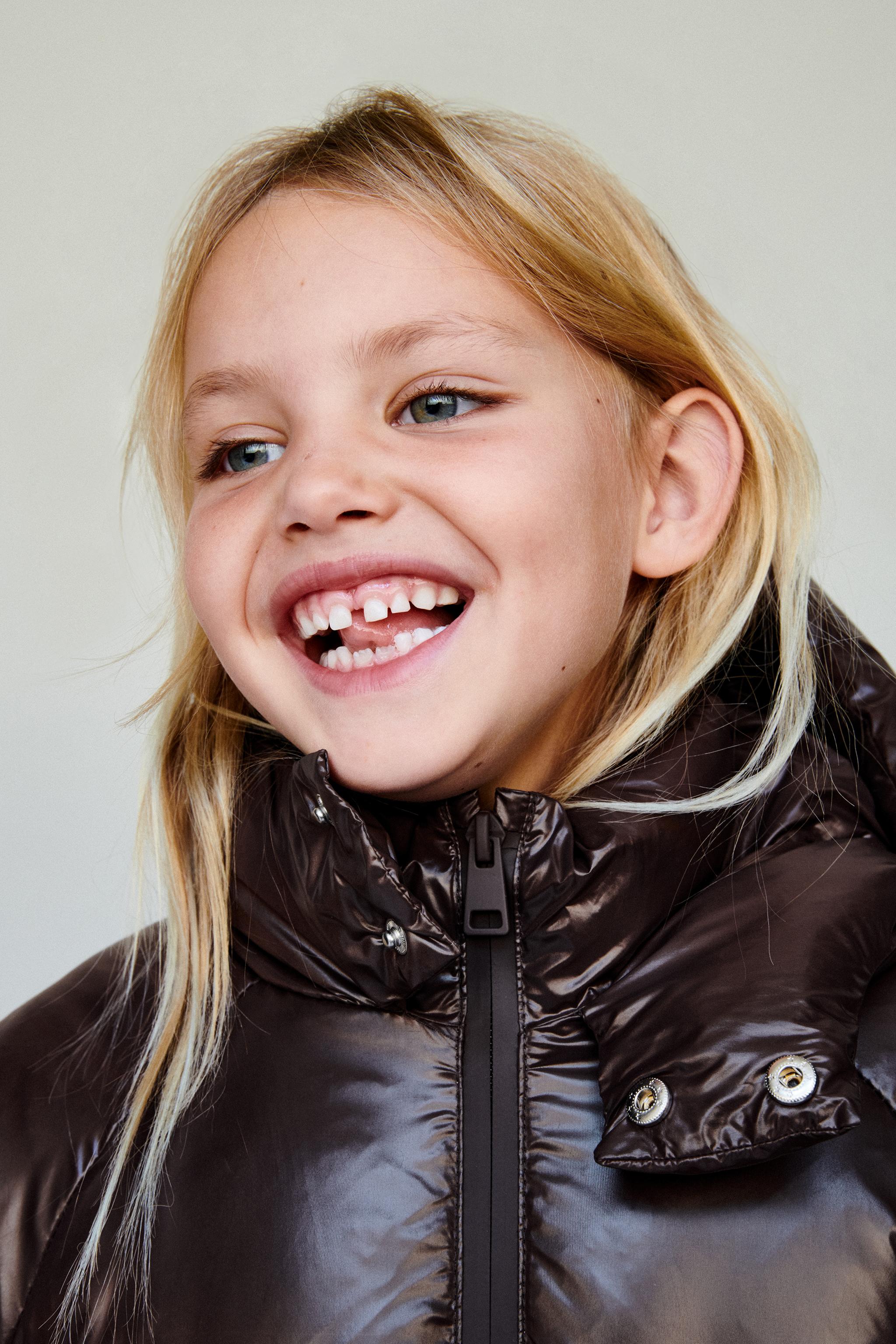 WATER REPELLENT AND WIND RESISTANT DOWN PUFFER COAT